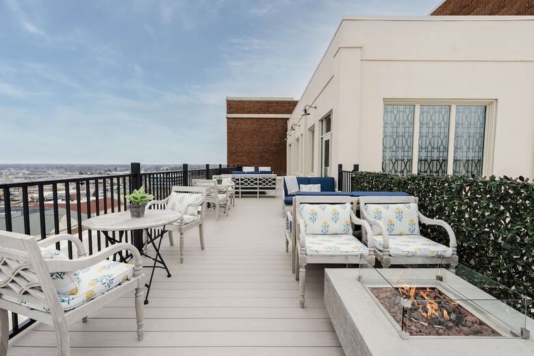 Hotel Elkhart, Tapestry Collection By Hilton