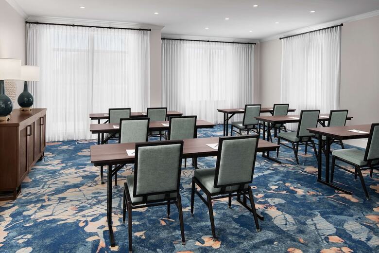 Hotel Embassy Suites By Hilton Charleston Harbor Mt. Pleasant