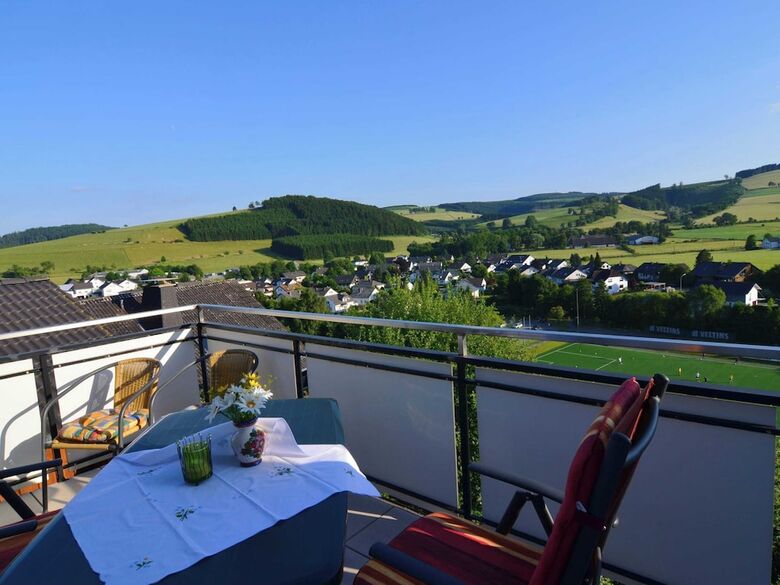 Hotel Ruhige Wohnung In Meschede Im Sauerland Mit Balkon