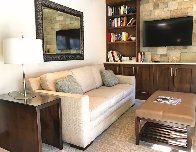 Aparthotel Aspen Square Condominium Hotel