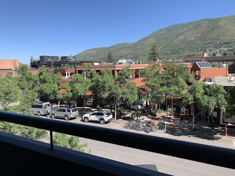 Aparthotel Aspen Square Condominium Hotel