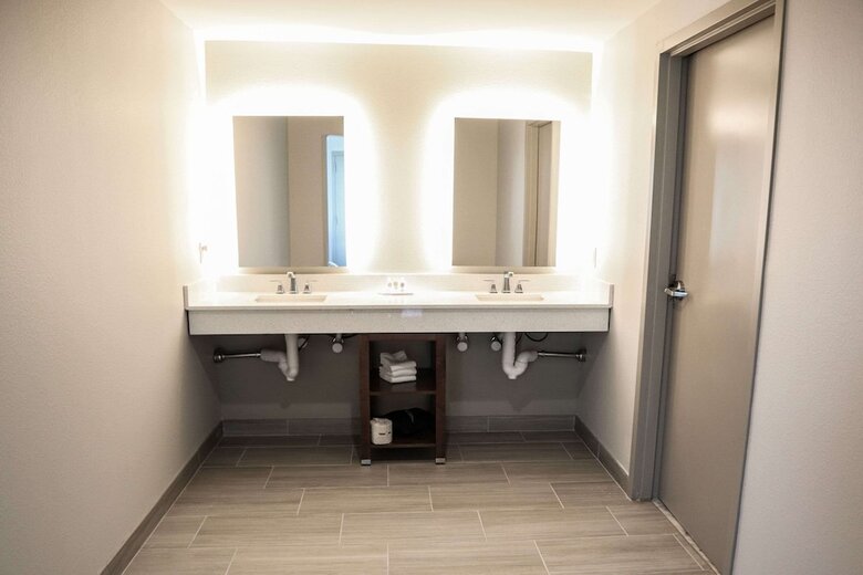Hotel Comfort Suites Gainesville Near University
