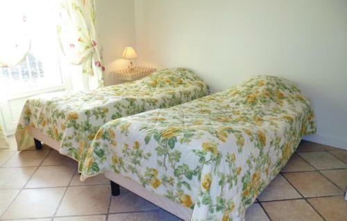 Holiday Home Les Pr�s J-767