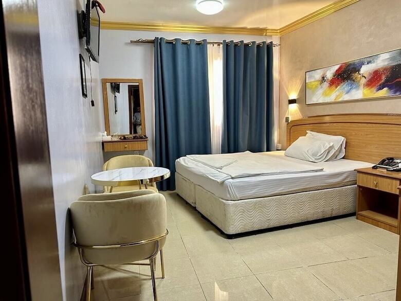 Maaeen Hotel