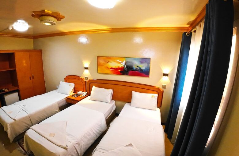 Maaeen Hotel