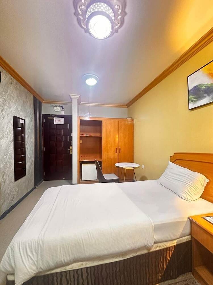 Maaeen Hotel