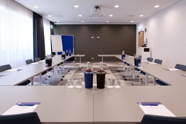 Hotel Holiday Inn Express Furth By Ihg
