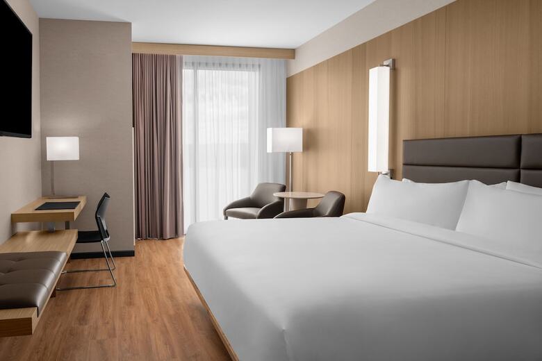 AC Hotel Vancouver Waterfront