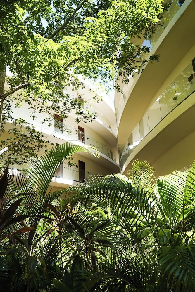 Mistiq Gardens
