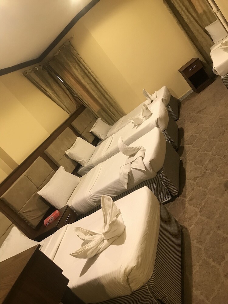 Nouran Hotel