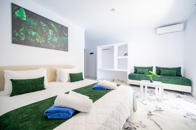 Hotel Bamboo Suites Adults Only