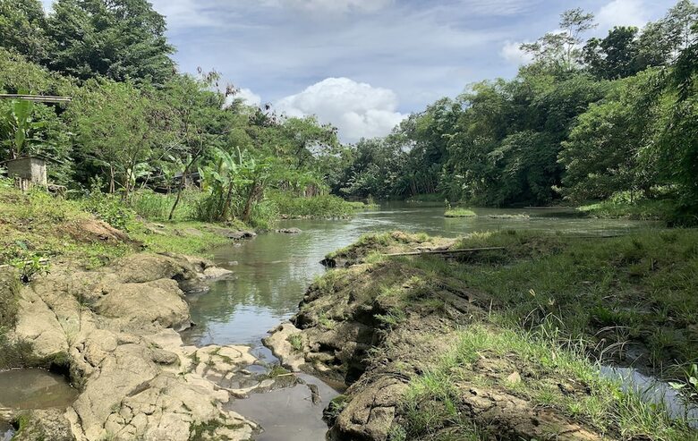 Bed & Breakfast Teratai Biru River Camping Ground