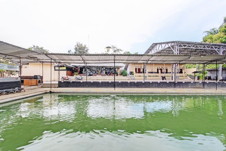 Hotel Capital O 93533 Griya Denok