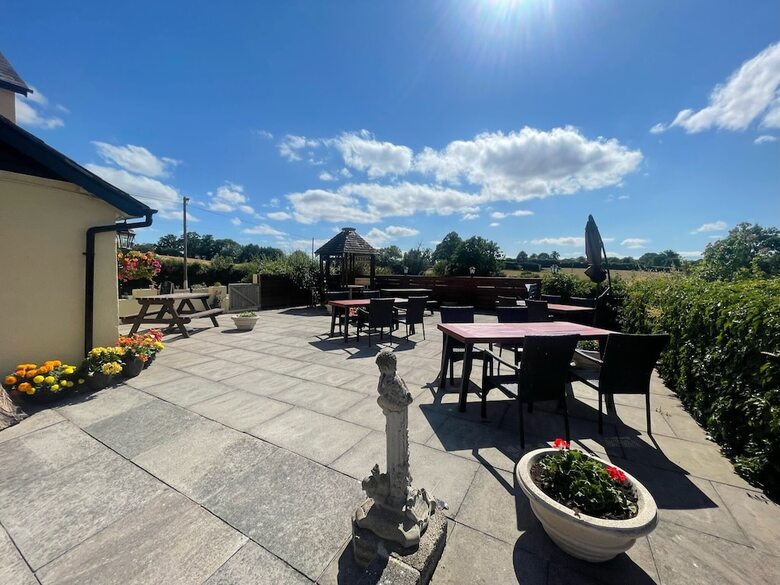 Posada Royal Oak Country Inn And Restaurant