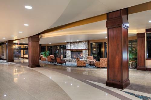 Hotel Seven Feathers Casino Resort
