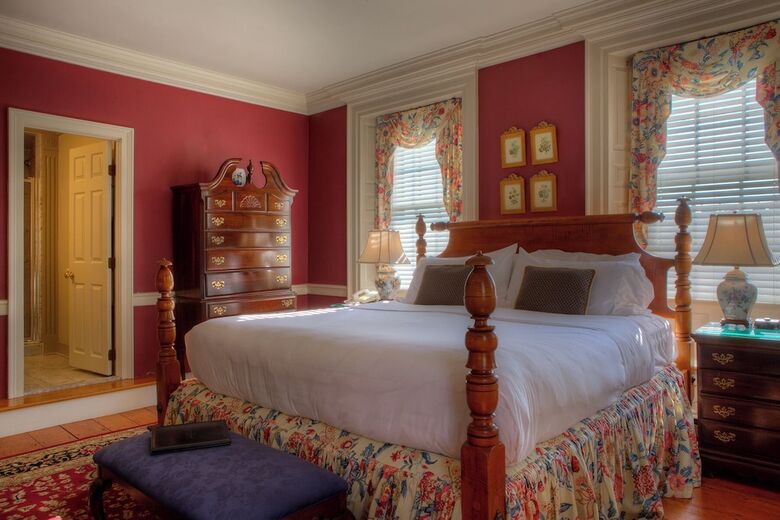 Bed & Breakfast Francis Malbone House Inn