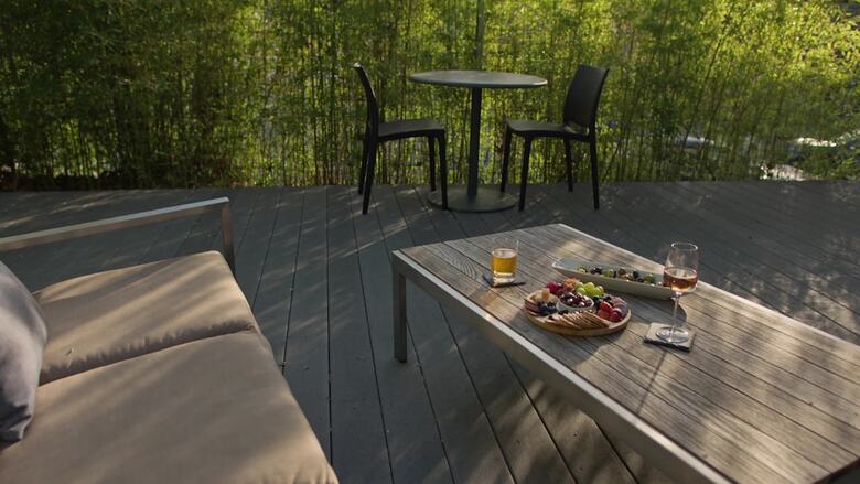 Frame Hotel - Treehouse