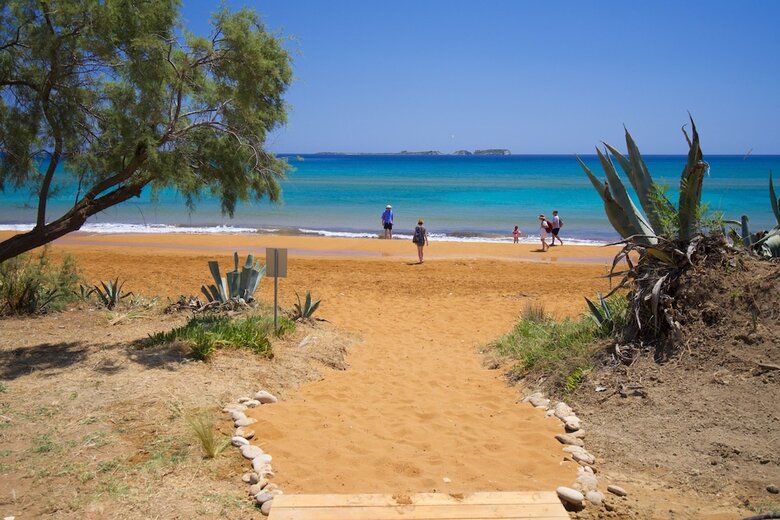 Grand Blue Beach Apartments & Suites
