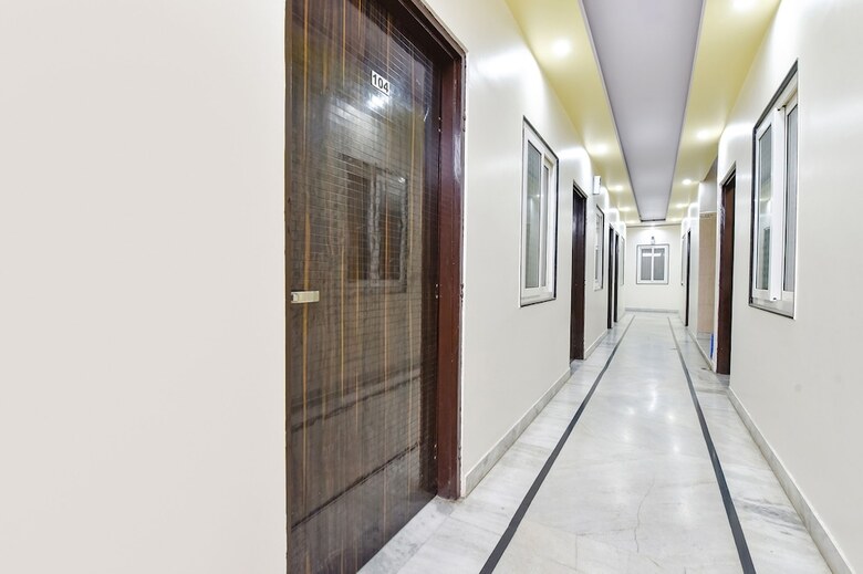 Fabhotel Golden Leaf Mansarover