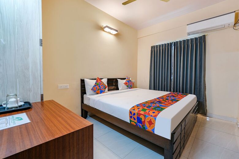 Fabhotel Crystal Suites