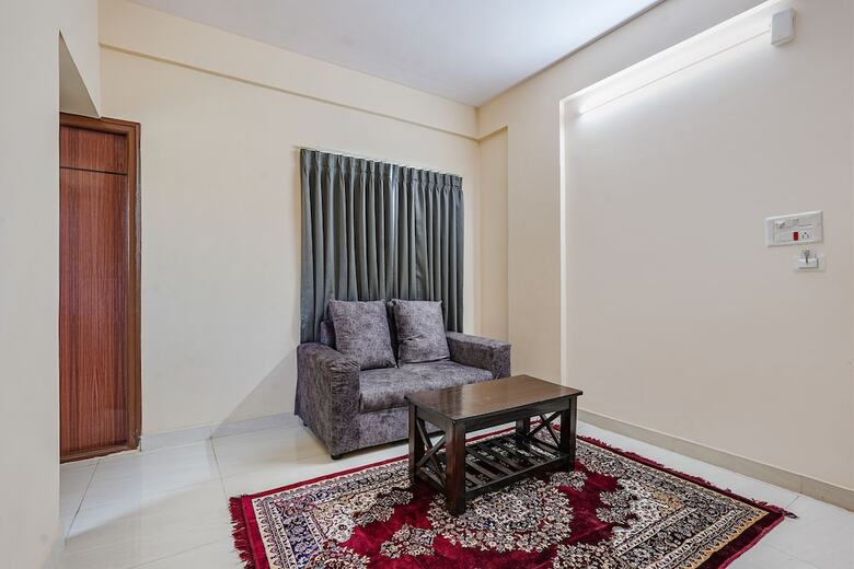 Fabhotel Crystal Suites