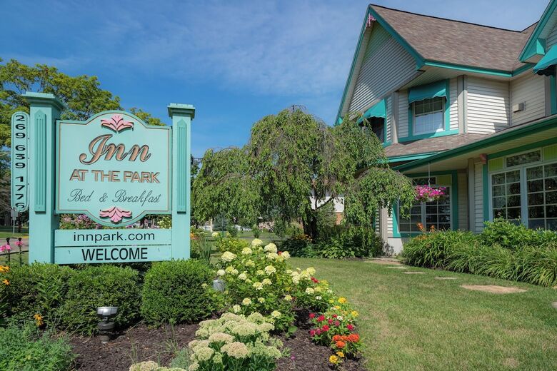 Bed & Breakfast Inn At The Park