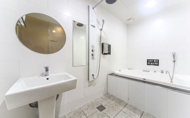 Hotel The B&B Changwon