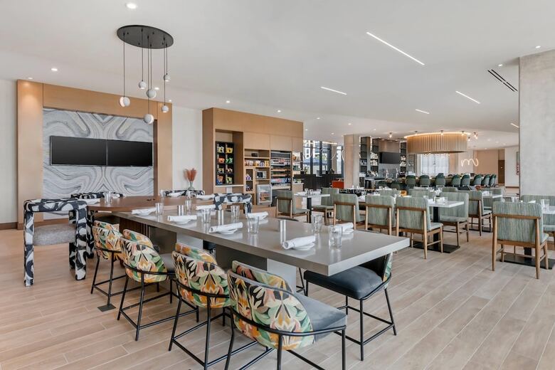 Cambria Hotel Austin Downtown
