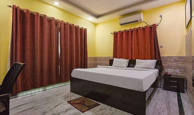 Fabhotel Utsav Palace