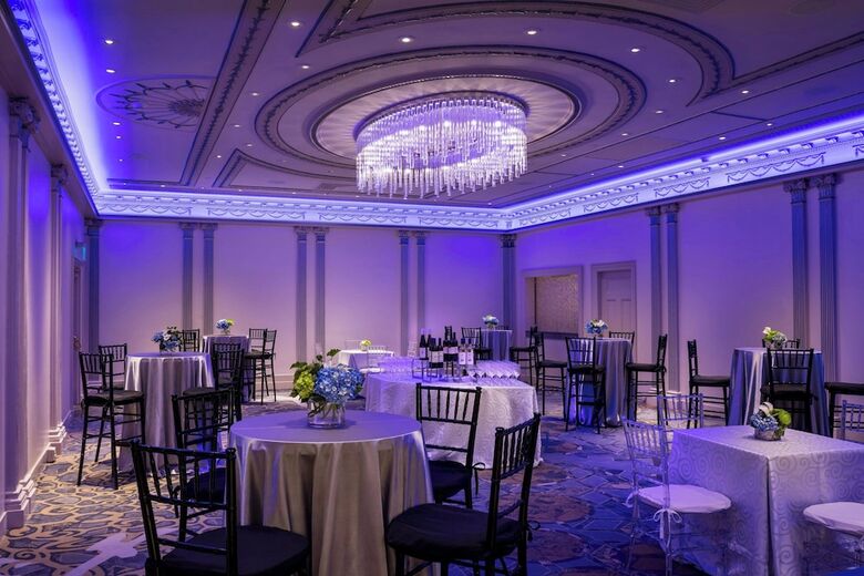 Sheraton Commander Hotel