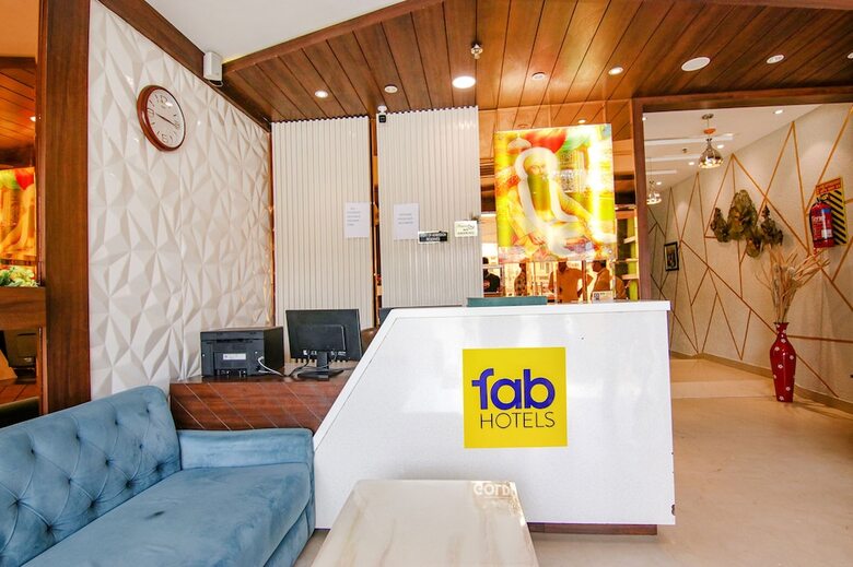 Fabhotel Golden City