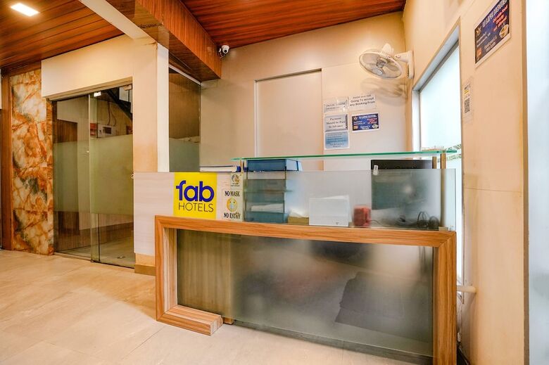 Hotel Fabexpress U Life