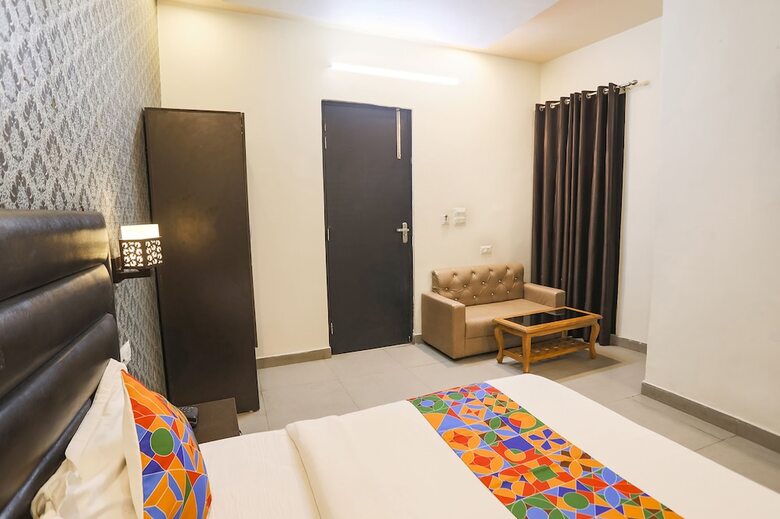 Hotel Fabexpress The Residency