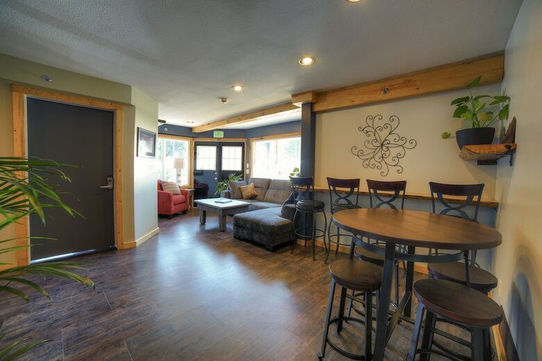 Ski Inn