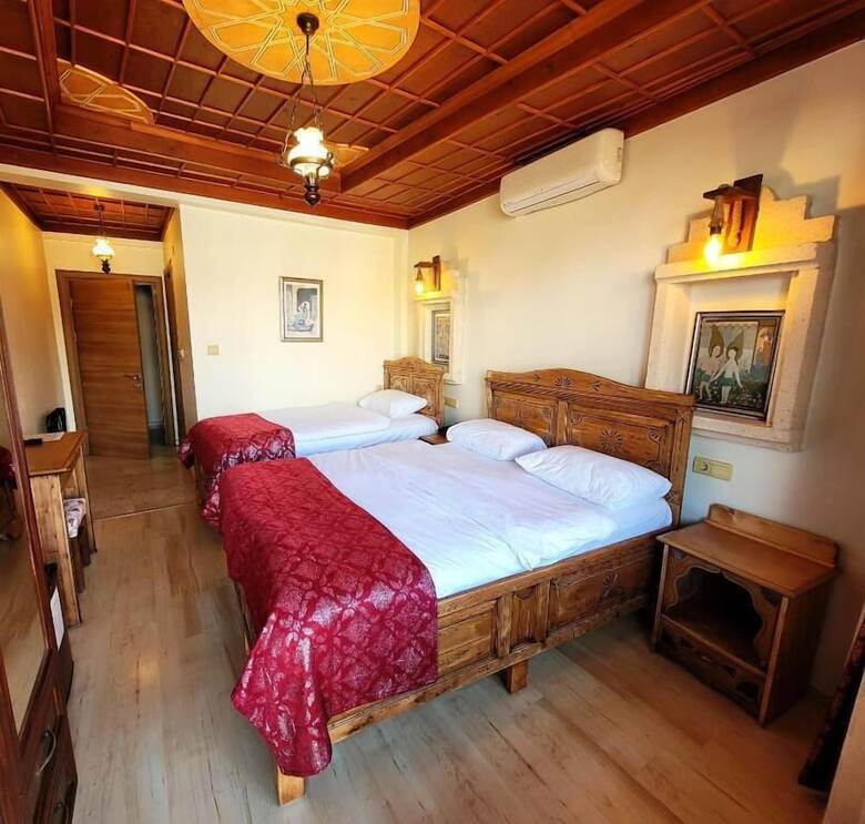 Saruhan Hotel