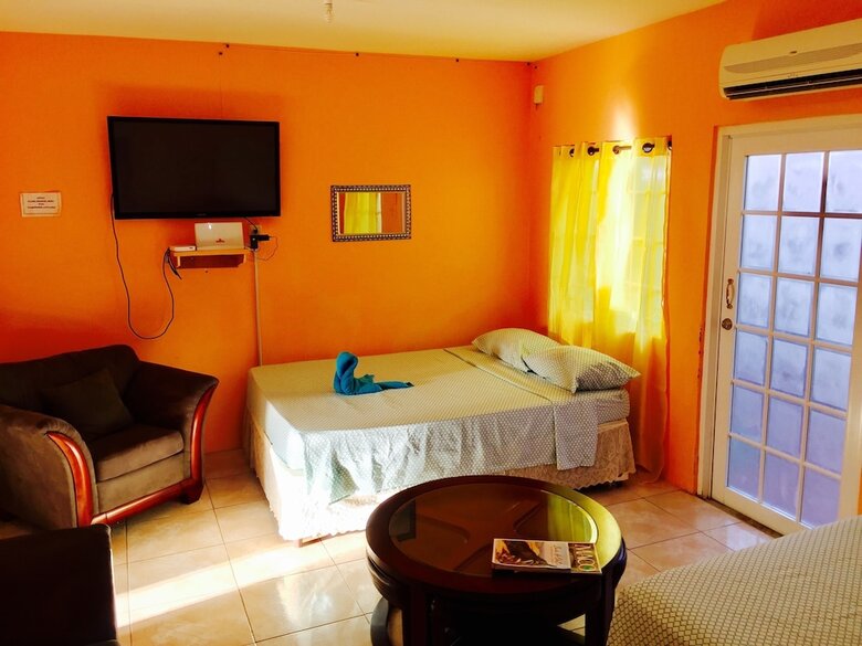 Apartamentos Bagos Eco Retreat & Cafe