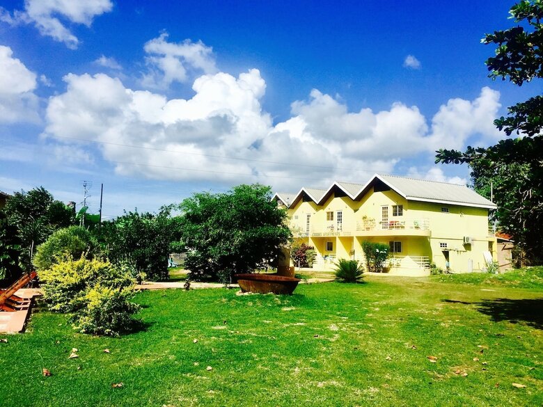 Apartamentos Bagos Eco Retreat & Cafe