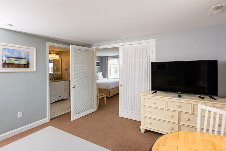 Mv Surfside Hotel
