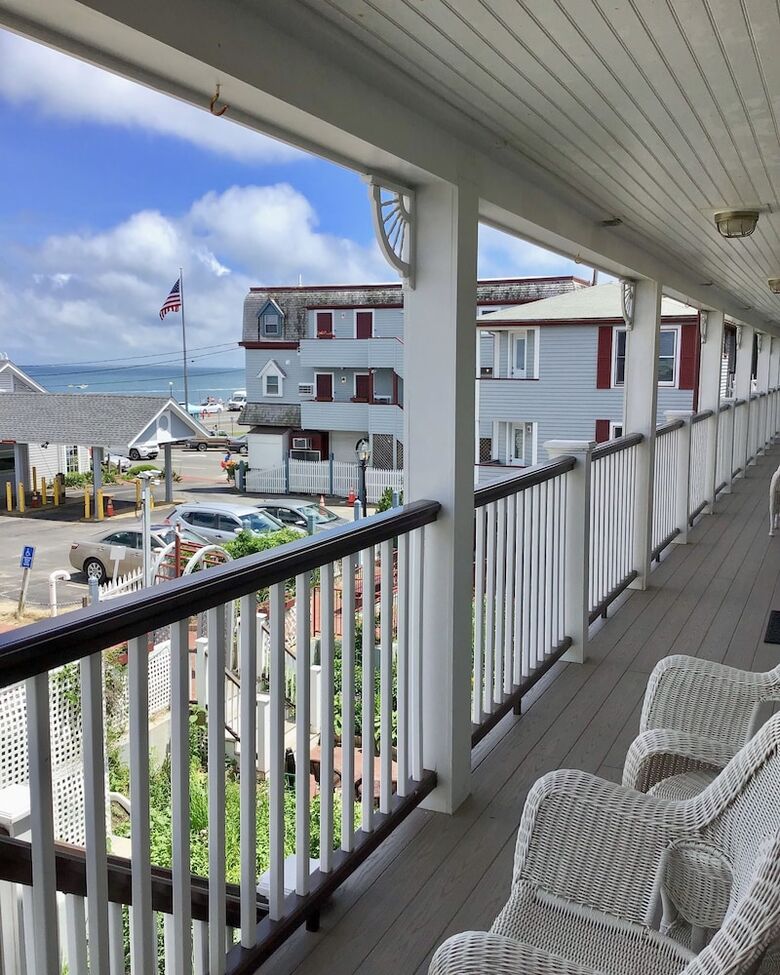 Mv Surfside Hotel