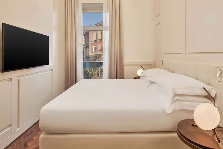 Hotel De Bonart Naples, Curio Collection By Hilton
