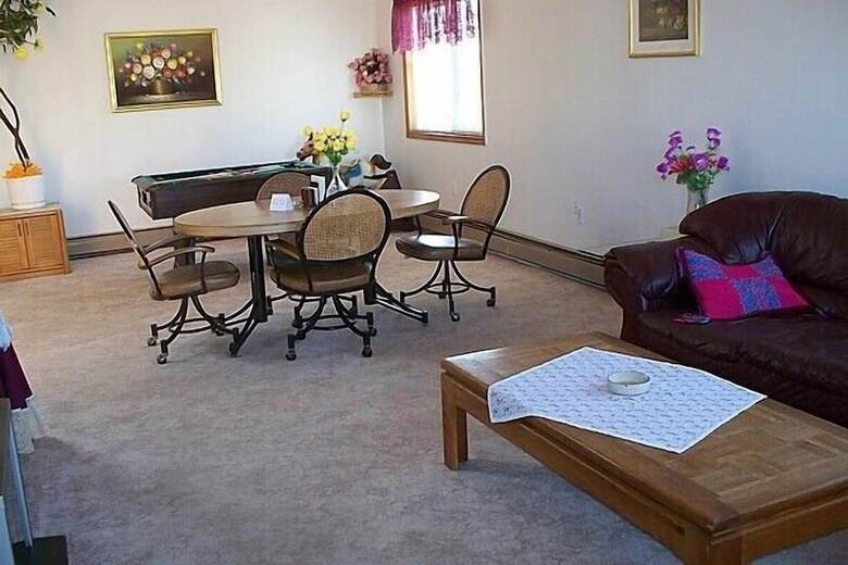 Aquarius Arms Motel