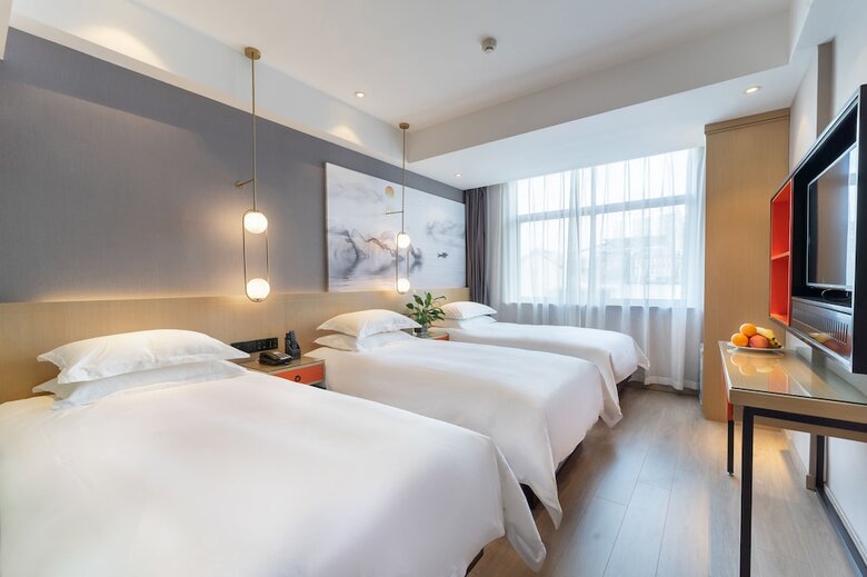 Y� W? Sh� B� Y� M?i J? Hotel