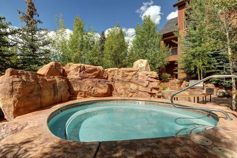 Hotel Springs 8848