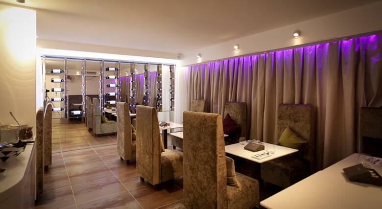 Seven Hotel