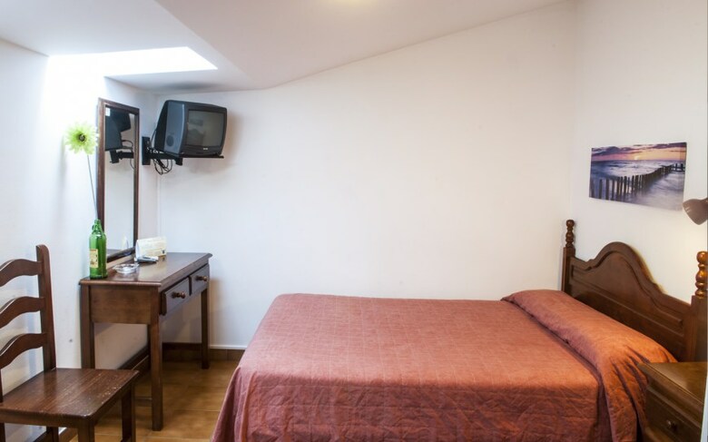 Hotel La Isla Hostal