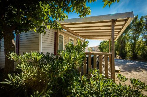 Camping Rives Des Corbi�res