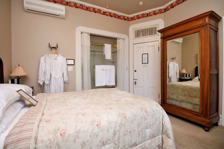 Bed & Breakfast Bradford Place Inn & Gardens