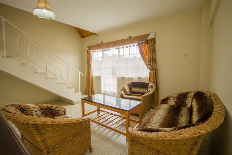 Harlequin Suites Hotel
