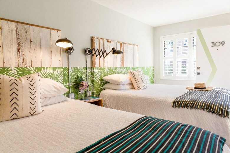 The Hotel Palms