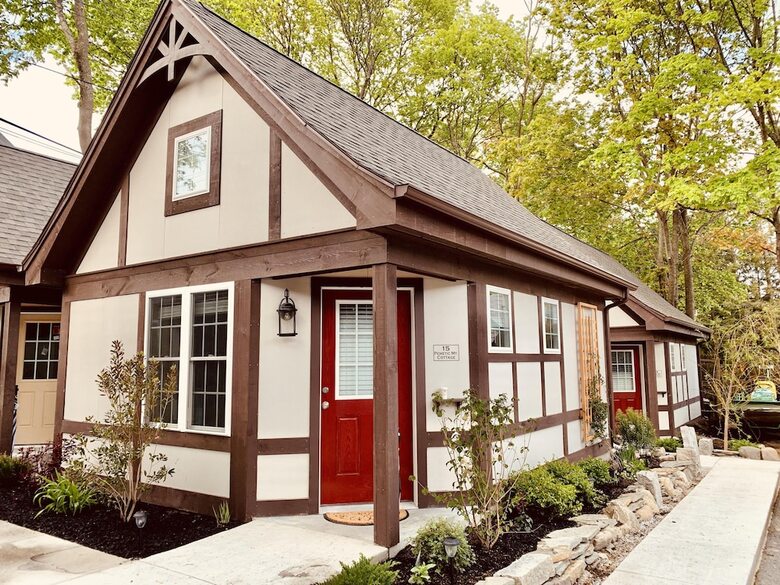 Hotel Ivy Manor Inn Village Center